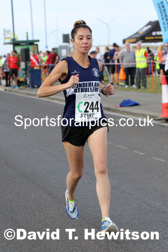 Senior womens 4 stage relay, 2021 Northern 6 and 4 Stage and Young Athletes Road Relays, Redcar. Photo: David T. Hewitson/Sports for All Pics